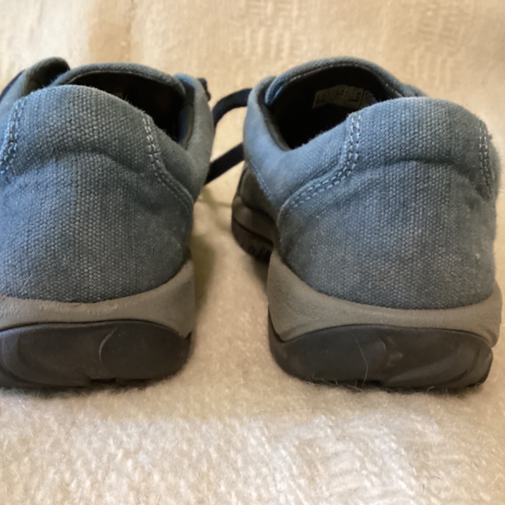 Shoes - Picture 3 of 5